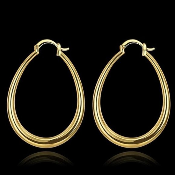 **18K Yellow Gold 1.5'' Oval Hoop Earrings - Picture 7 of 11